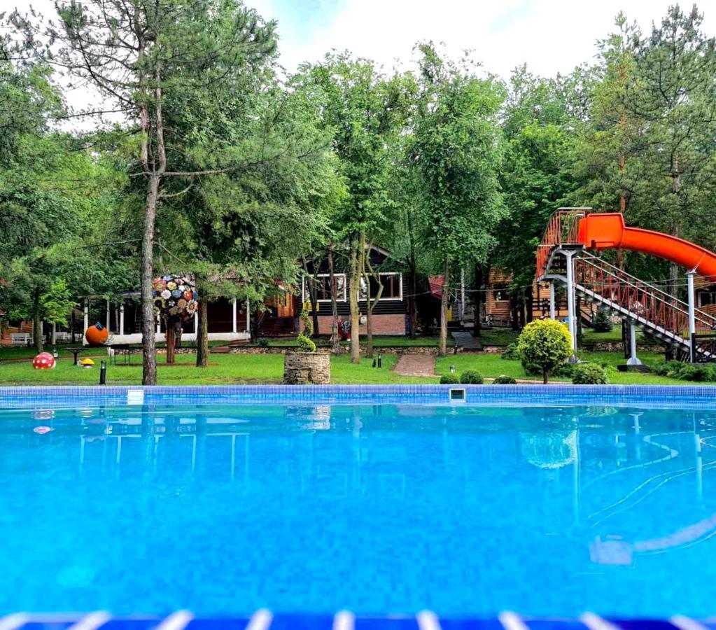 Sky Land Camping & Resort Cricova Eksteriør billede