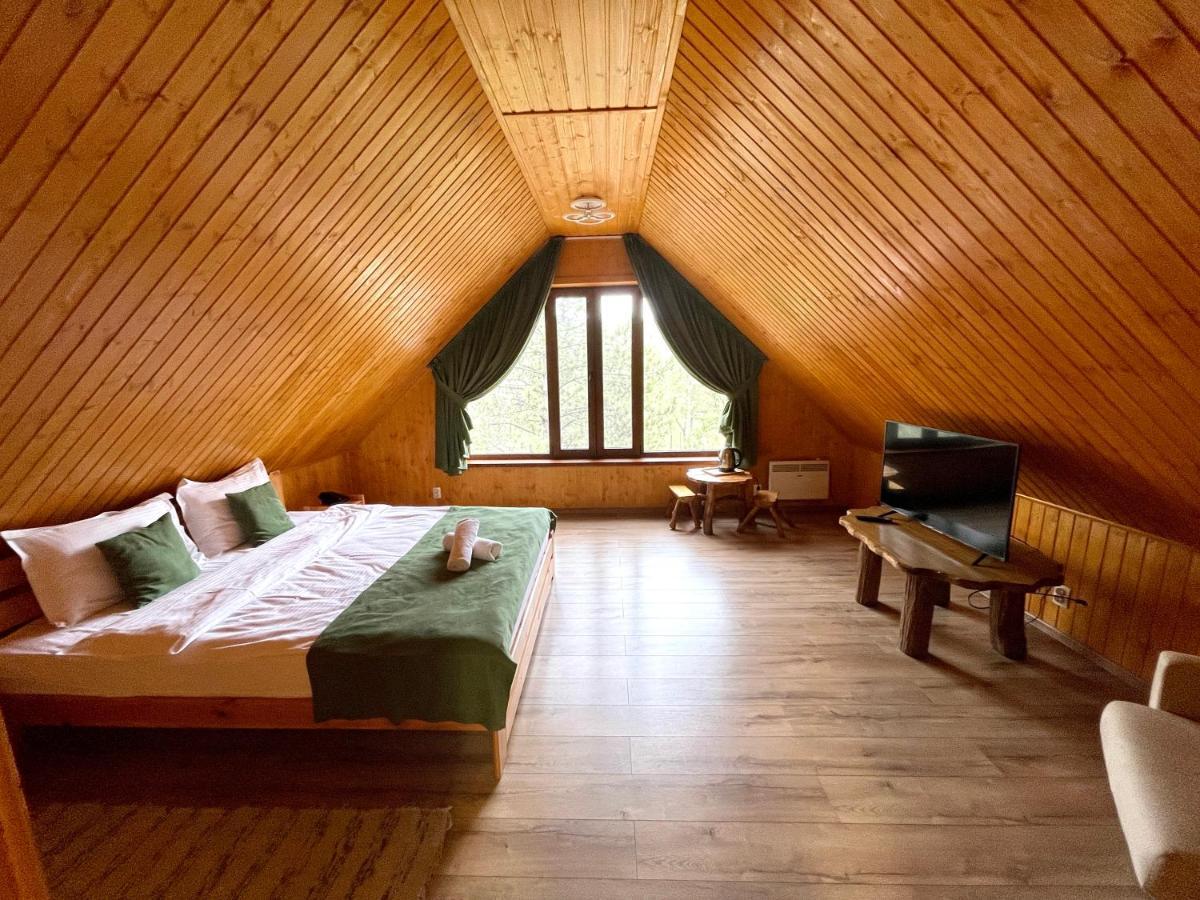 Sky Land Camping & Resort Cricova Eksteriør billede