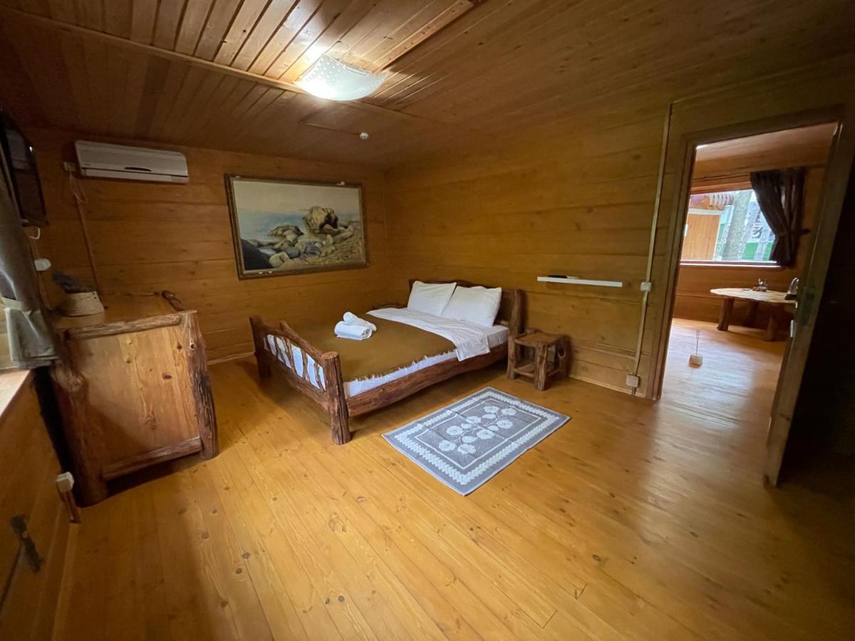 Sky Land Camping & Resort Cricova Eksteriør billede