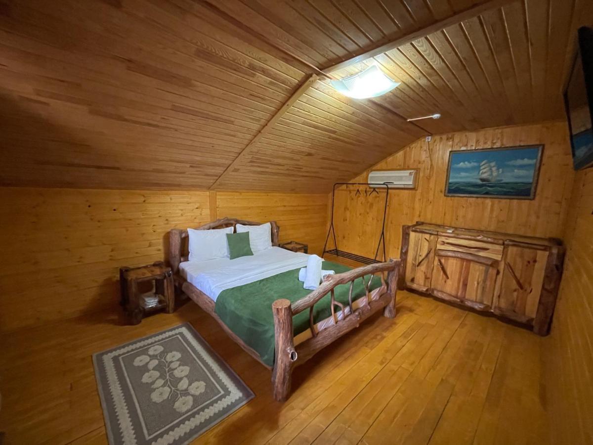 Sky Land Camping & Resort Cricova Eksteriør billede