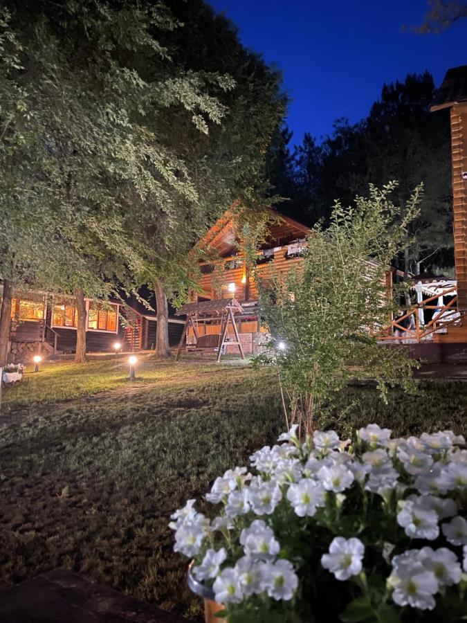 Sky Land Camping & Resort Cricova Eksteriør billede